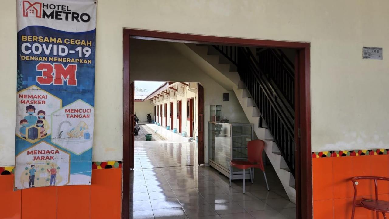 Hotel Metro Kudus Tanggulangin Exterior foto